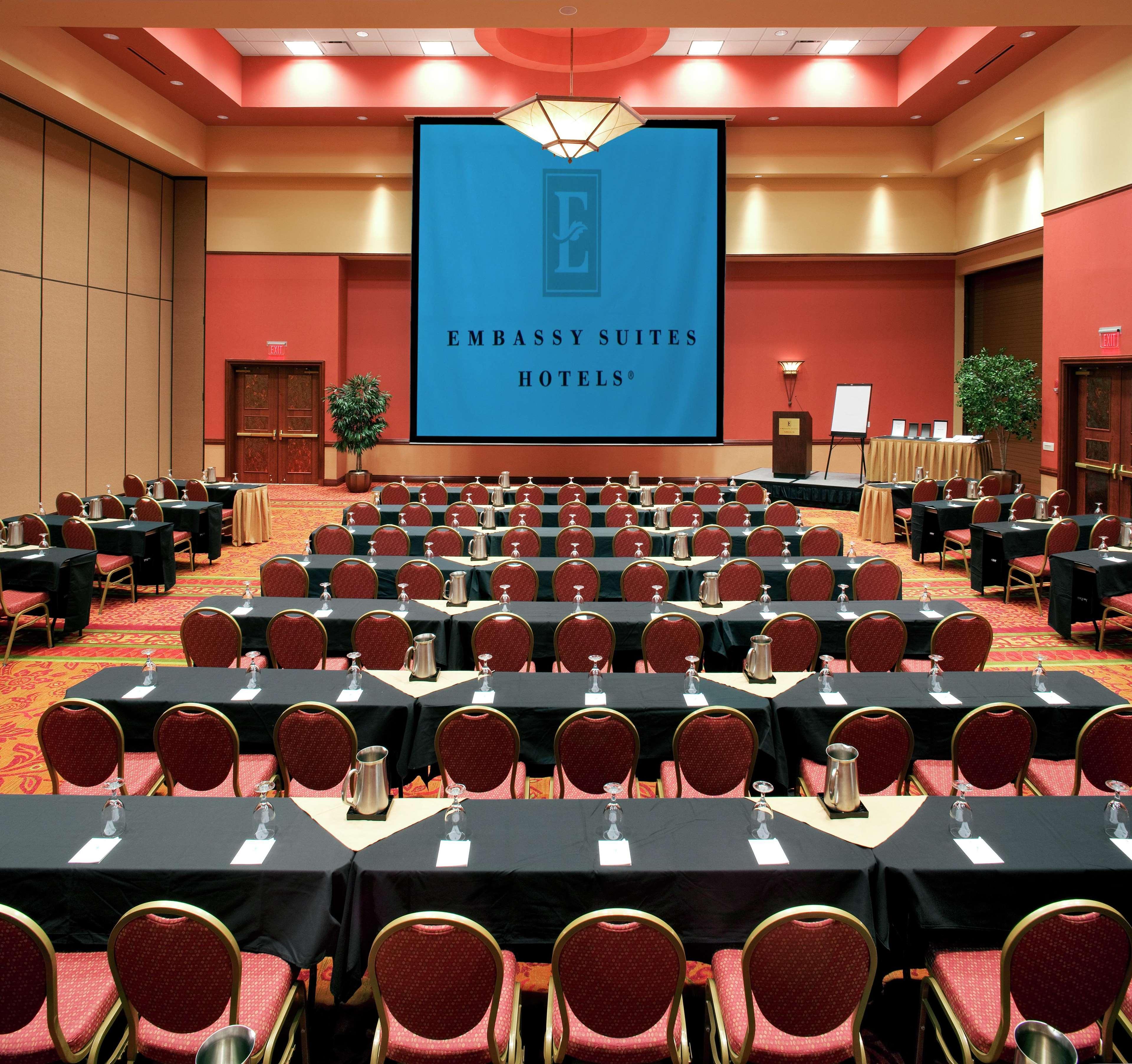 Embassy Suites Norman Hotel y Centro de Conferencias Exterior foto